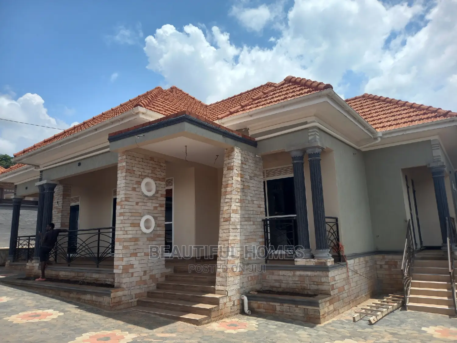 Furnished 4bdrm House in Kira for Sale