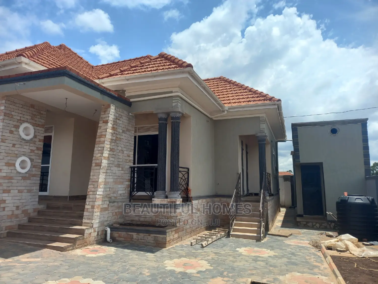 Furnished 4bdrm Bungalow in Kira Beautiful for Sale