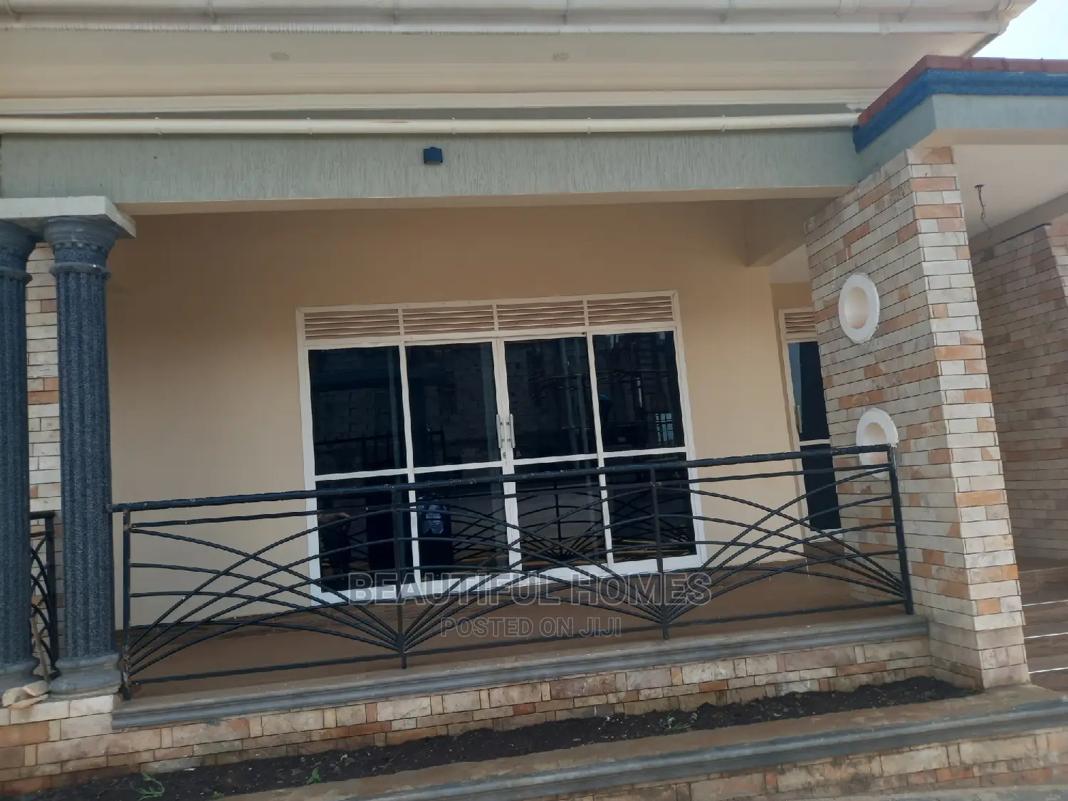 Furnished 4bdrm Bungalow in Kira Beautiful for Sale
