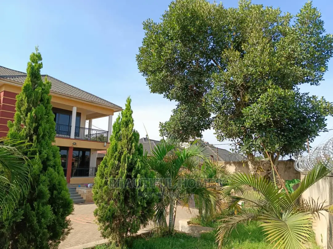 Furnished 5bdrm Duplex in Kira for Sale