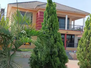 Furnished 5bdrm Duplex in Kira for Sale