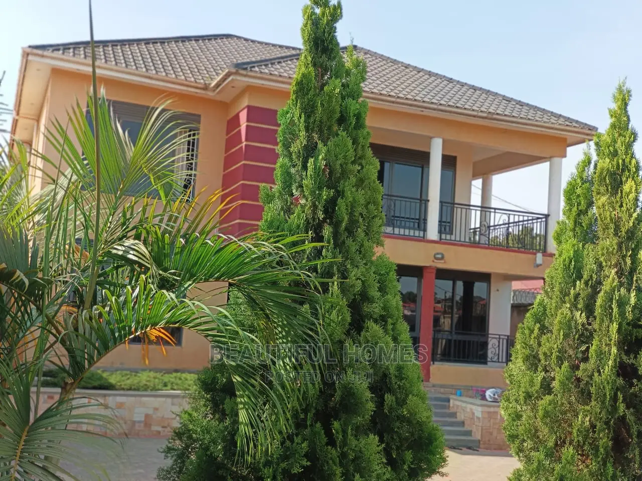 Furnished 5bdrm Mansion in Kira for Sale