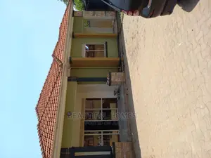 Furnished 4bdrm Bungalow in Kira Tarmack for Sale