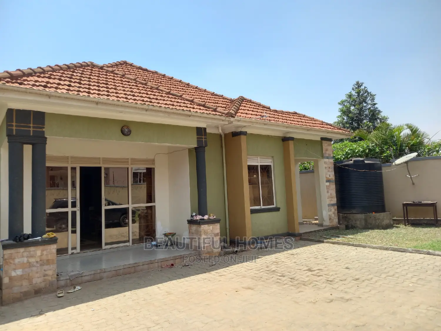 Furnished 4bdrm Bungalow in Kira Tarmacked for Sale
