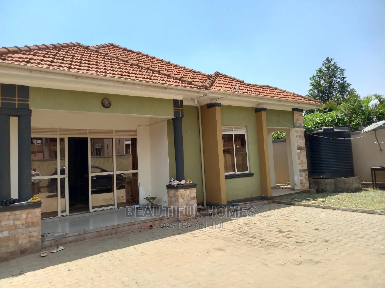 Furnished 4bdrm Bungalow in Kira Tarmacked for Sale