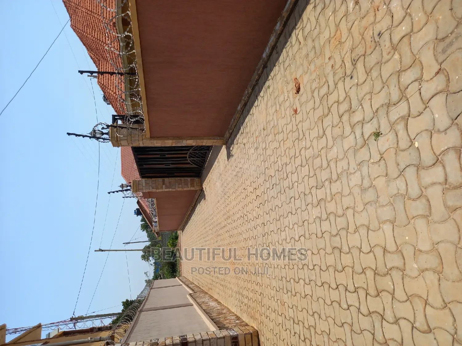 Furnished 4bdrm Bungalow in Kira Tarmacked for Sale