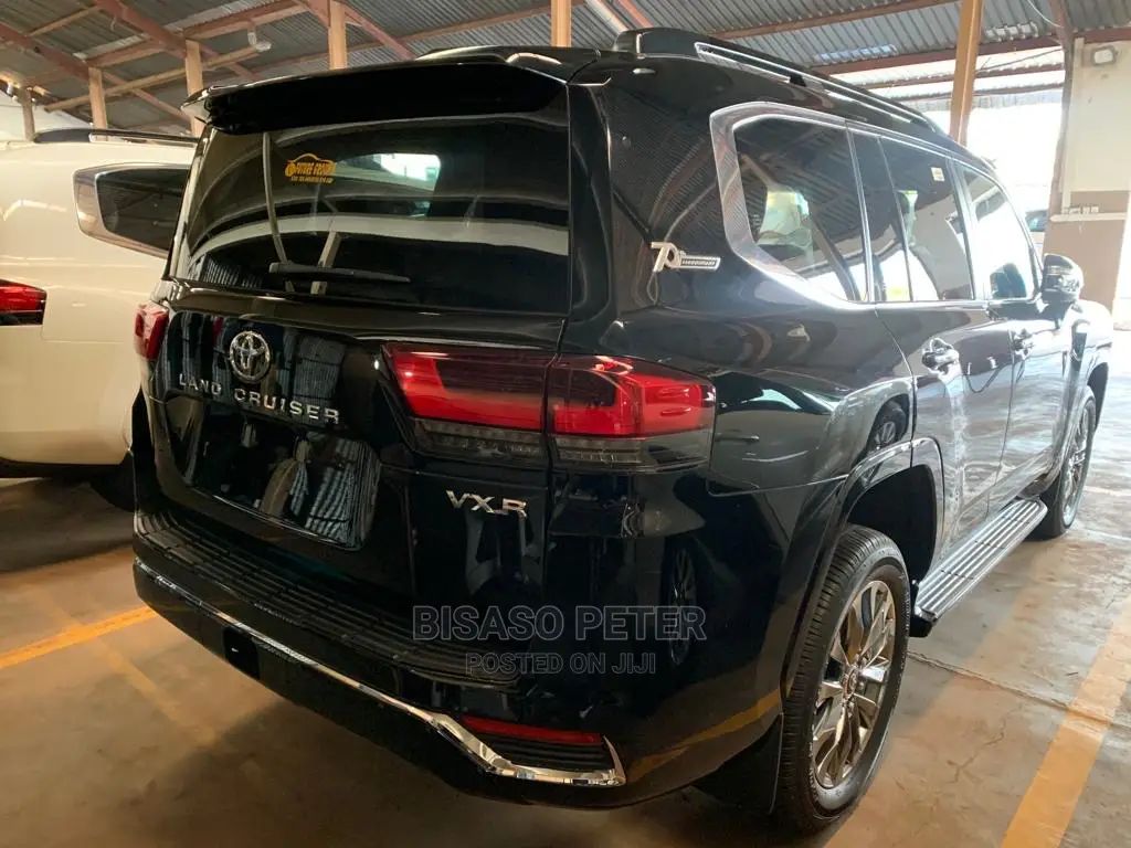 Toyota Land Cruiser Prado 2022 Black
