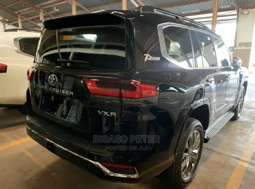 Toyota Land Cruiser Prado 2022 Black