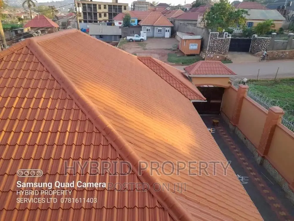 Commercial Building for Sale in Nansana Along Hoima Road.