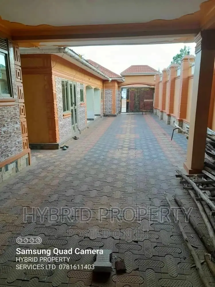 Commercial Building for Sale in Nansana Along Hoima Road.