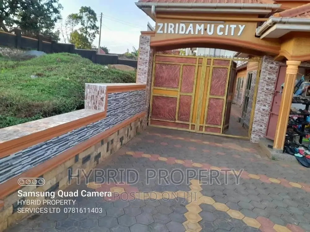 Commercial Building for Sale in Nansana Along Hoima Road.