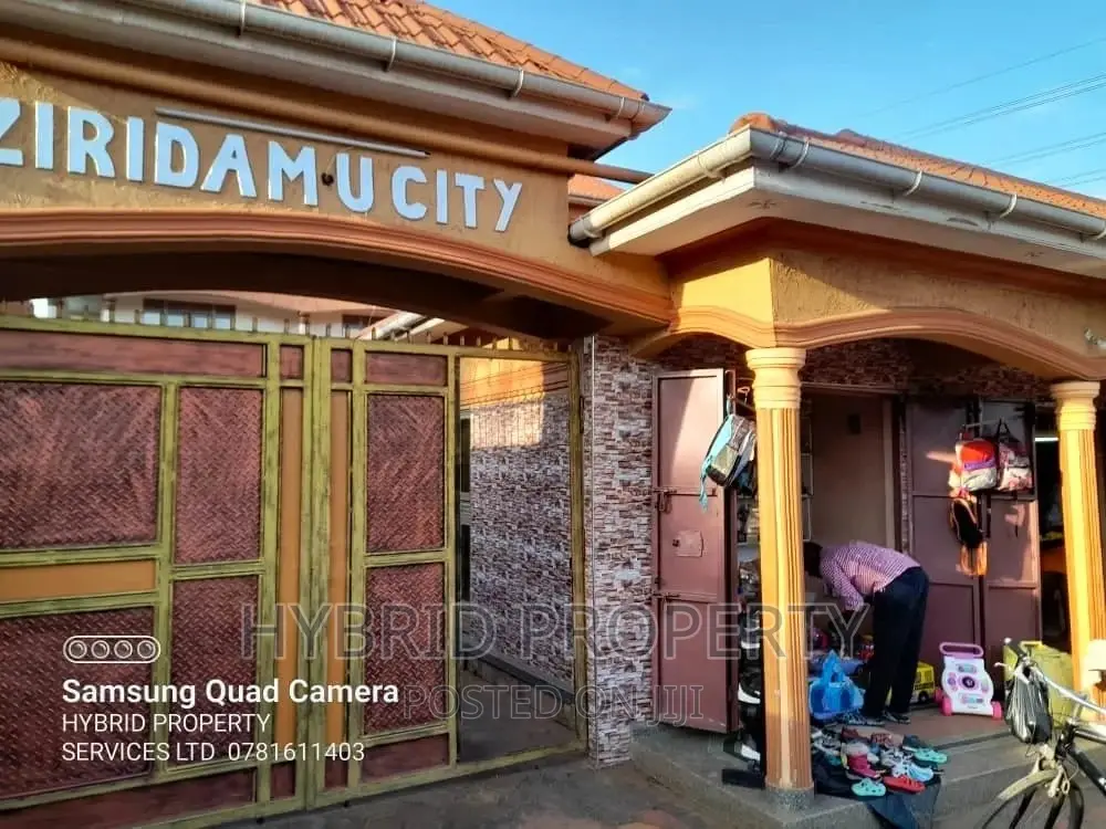 Commercial Building for Sale in Nansana Along Hoima Road.