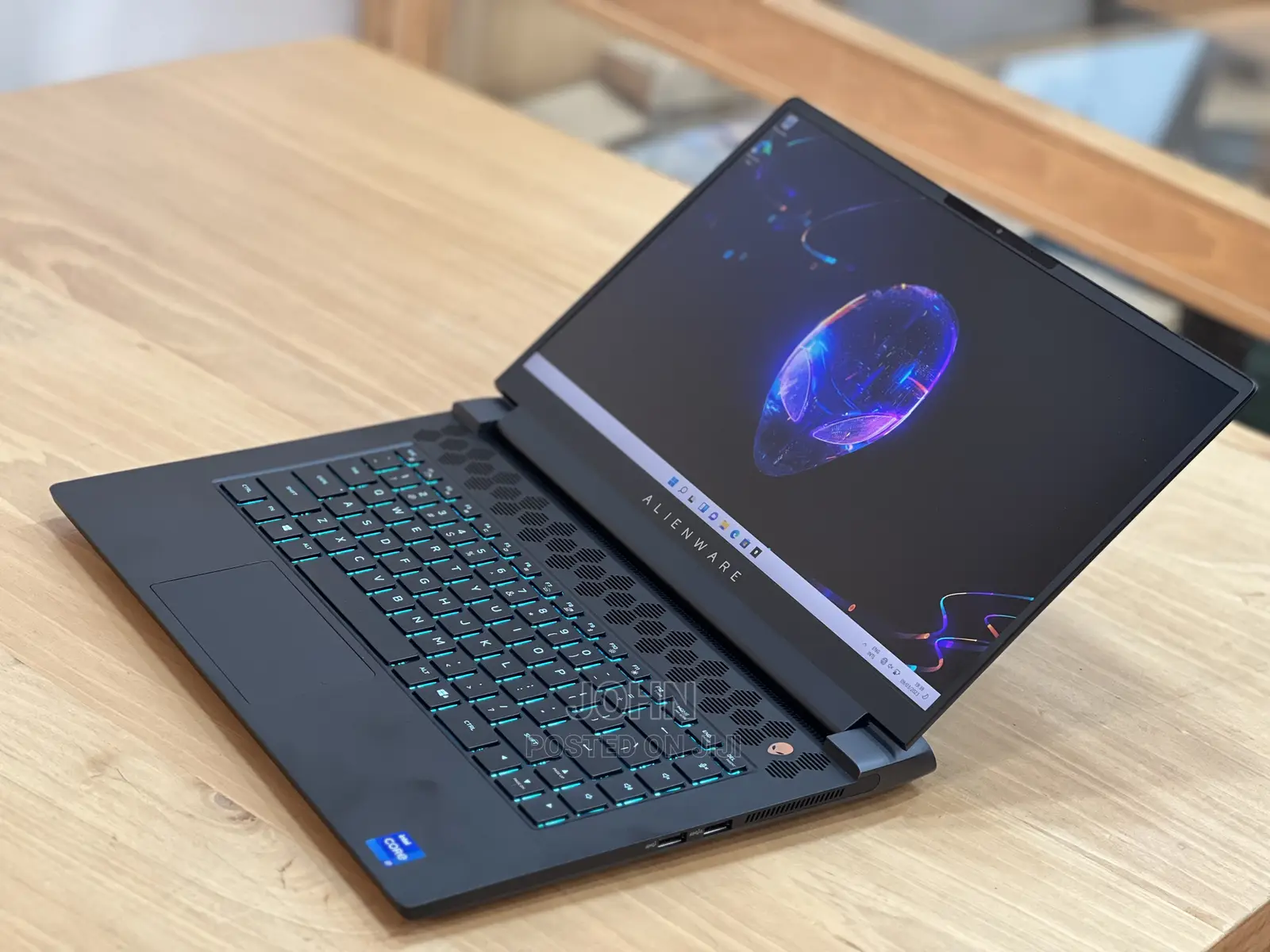 New Laptop Dell Alienware 15 R3 16GB Intel Core I7 SSHD (Hybrid) 1T