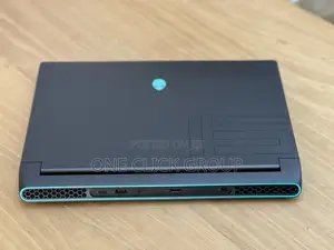 New Laptop Dell Alienware 15 R3 16GB Intel Core I7 SSHD (Hybrid) 1T