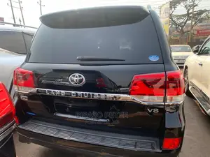 New Toyota Land Cruiser Prado 2.7 2020 Black