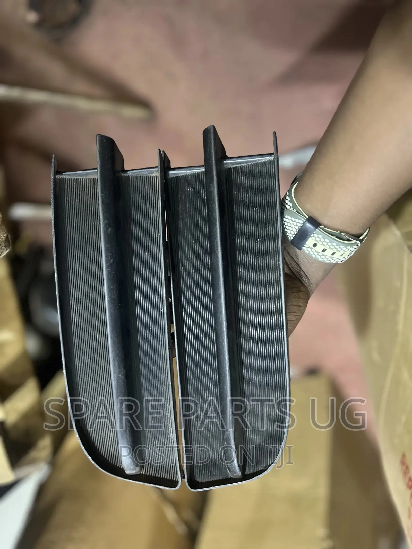 Toyota Ractis Foglamp / Spotlight Cover