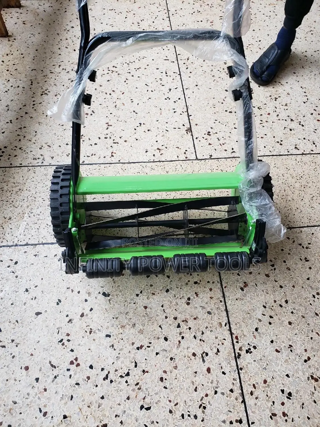 Manual Lawn Mower ( Hand Held)