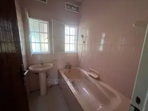 4bdrm Bungalow in Bugolobi, Central Division for Rent