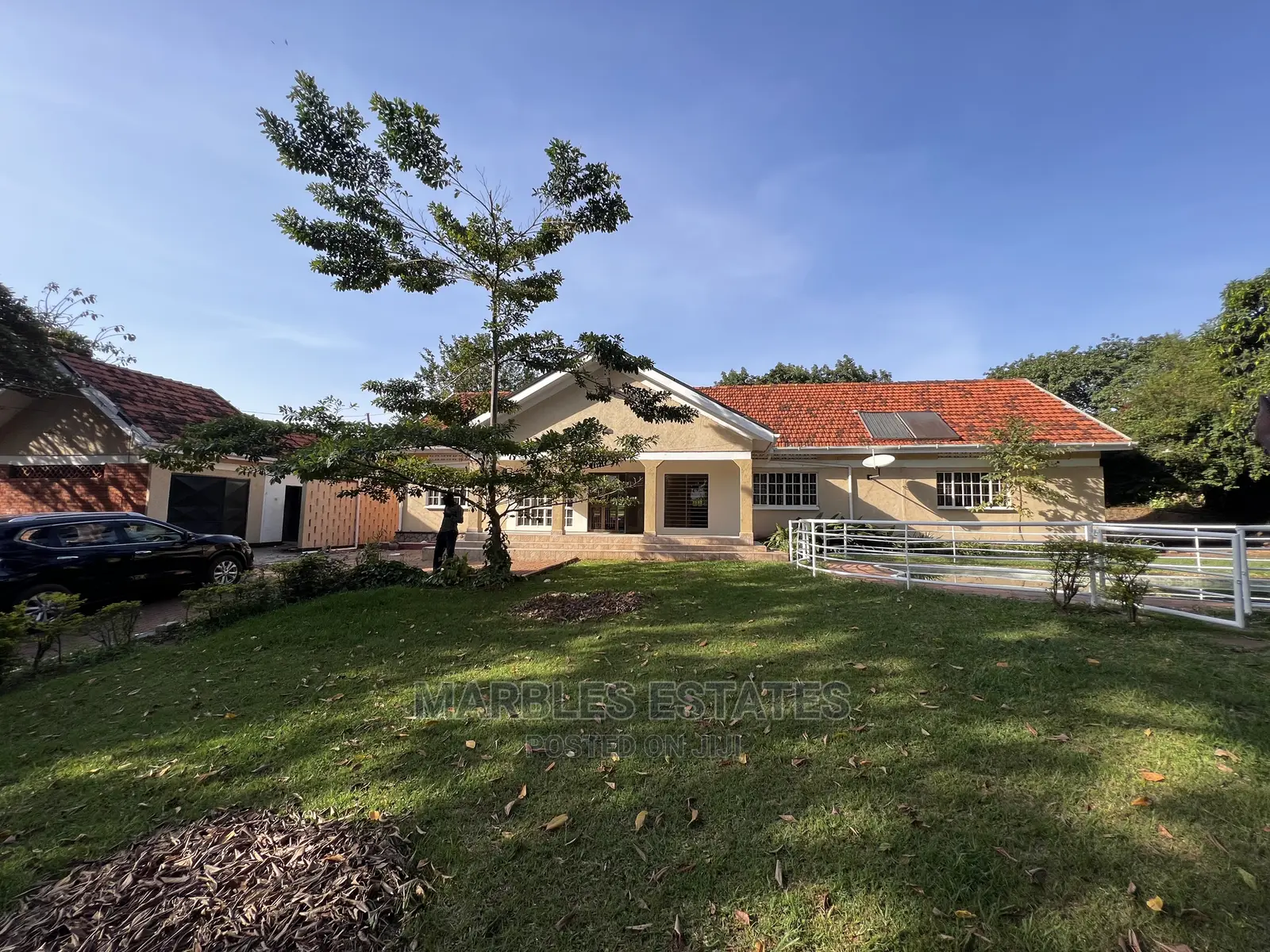 4bdrm Bungalow in Bugolobi, Central Division for Rent