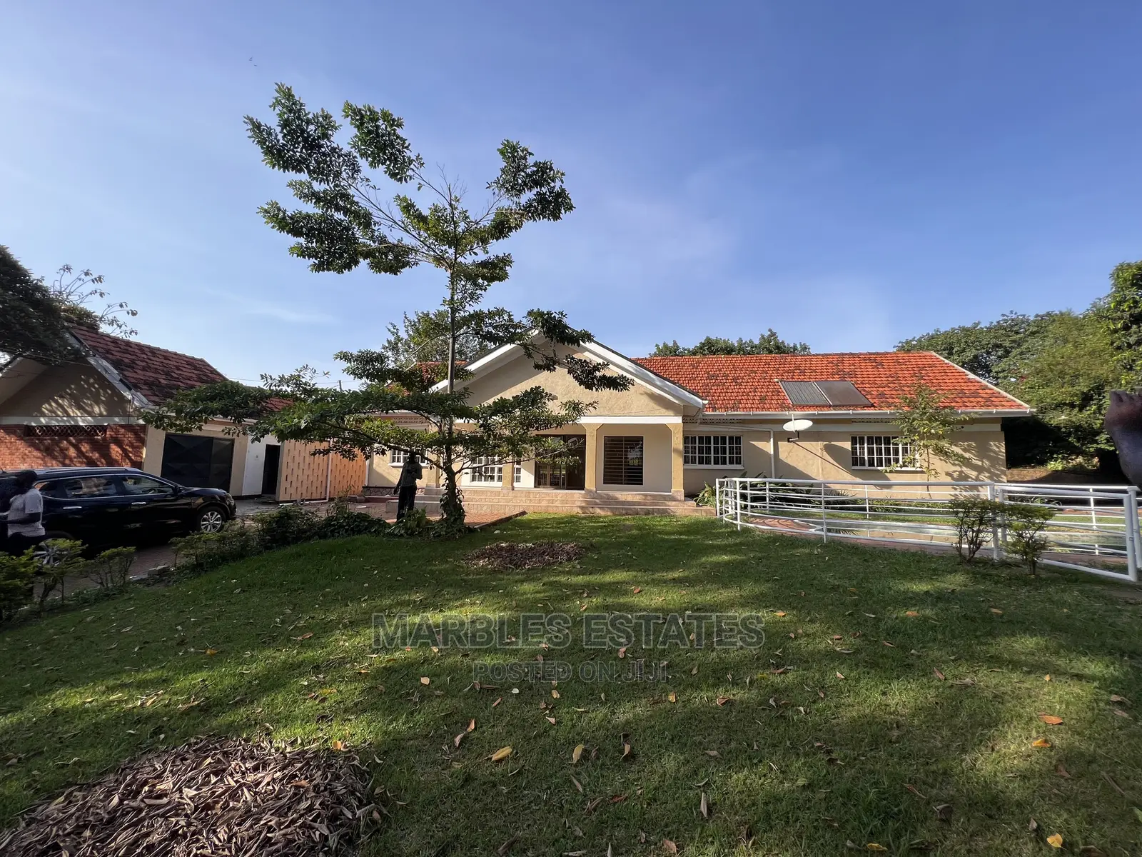 4bdrm Bungalow in Bugolobi, Central Division for Rent