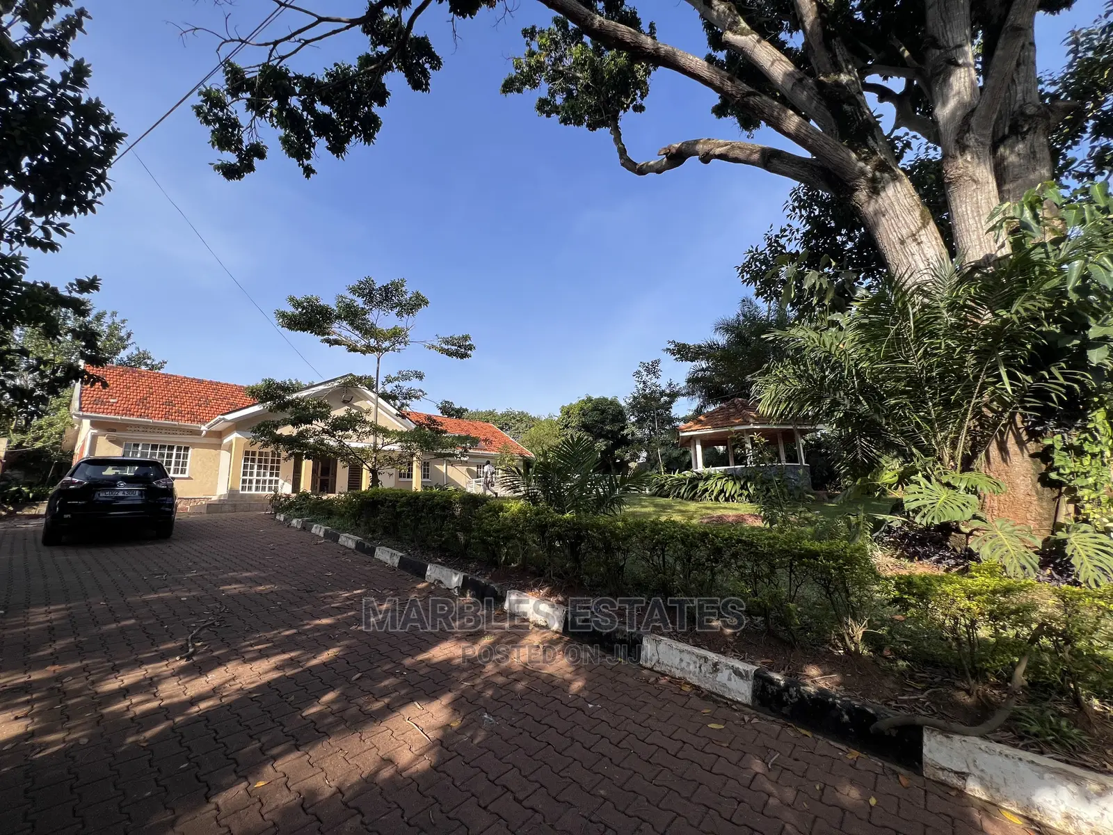 4bdrm Bungalow in Bugolobi, Central Division for Rent