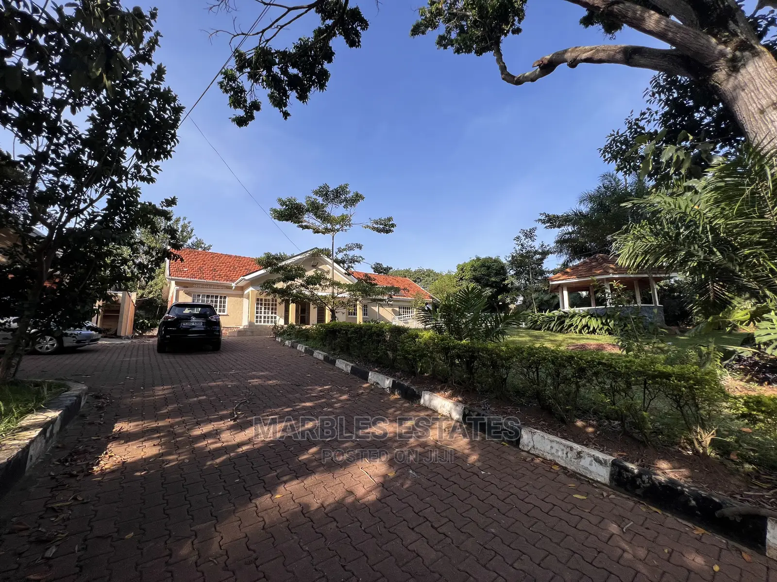 4bdrm Bungalow in Bugolobi, Central Division for Rent