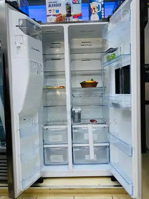 Hisense 700 Litres Side by Side Fridge With Ice Maker