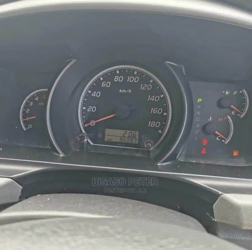 Toyota HiAce 2014 Silver
