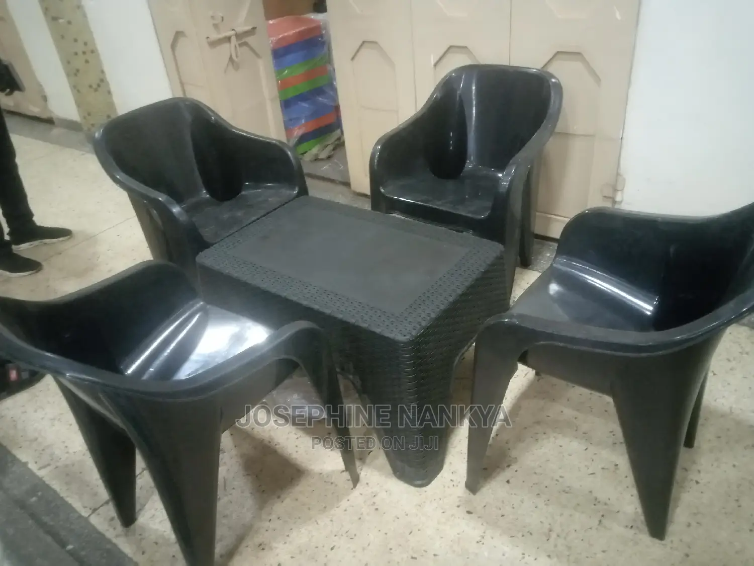 Plastic Dining Table, in Black Colour