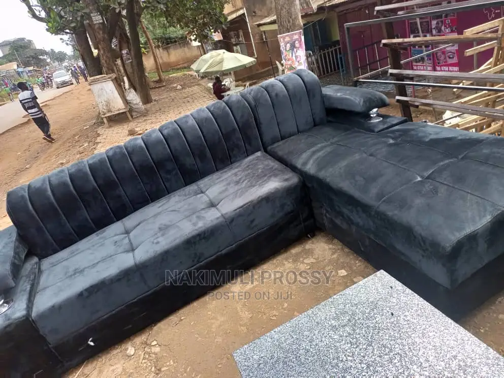 L Fashioned Sofa Set