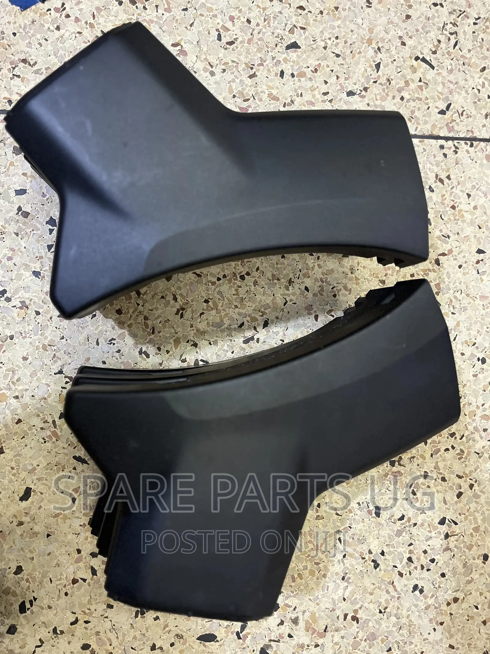 Hilux Rocco/ Revo 2021 - 23 Bumper Moulding