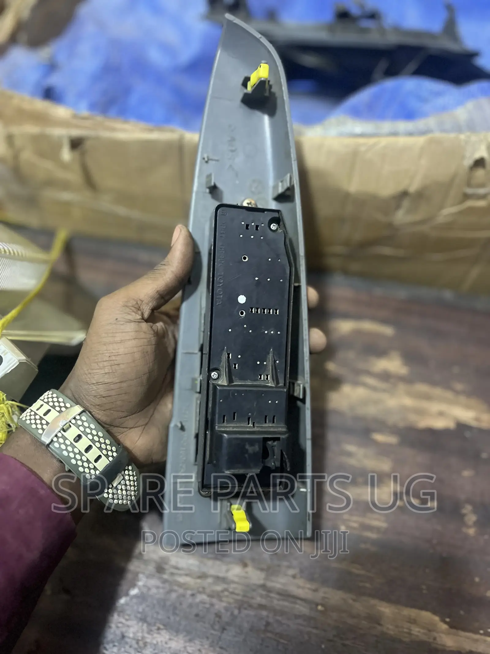 Hilux Vigo 2006 - 2014 Main Door Switch