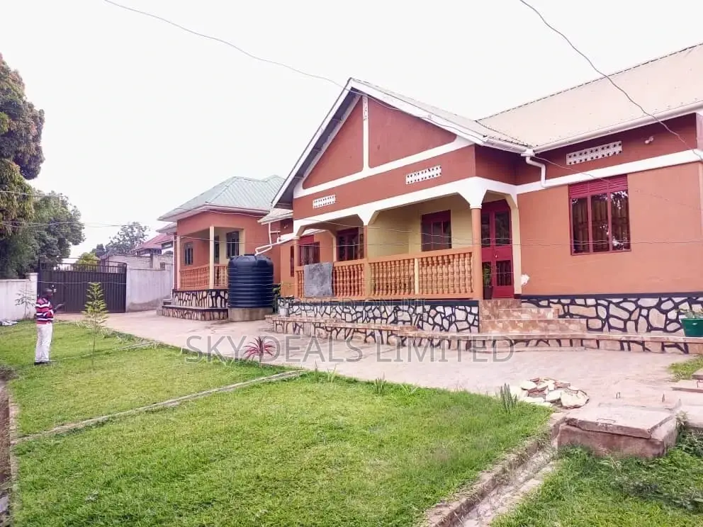 2bdrm Bungalow in Kyanja, Nakawa for Sale