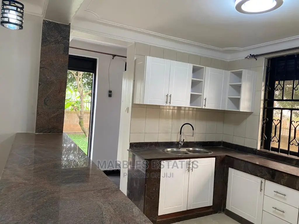 4bdrm Bungalow in Mutungo, Central Division for Rent
