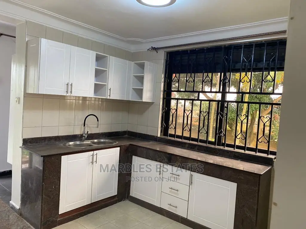 4bdrm Bungalow in Mutungo, Central Division for Rent