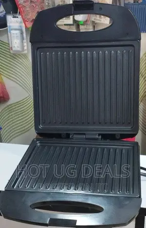 4 Slice Grill Maker - Black/White