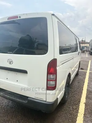 Toyota HiAce 2010