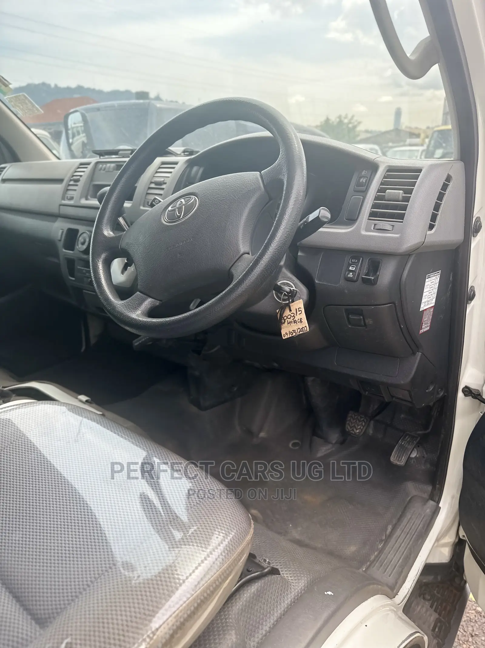 Toyota HiAce 2010