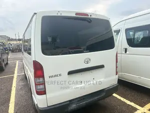 Toyota HiAce 2010