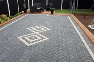 Paver Installer With Good Motives