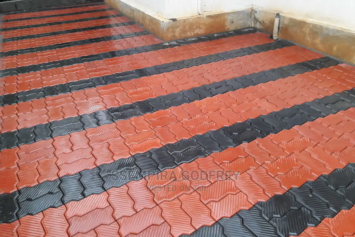 Paver Installer With Good Motives