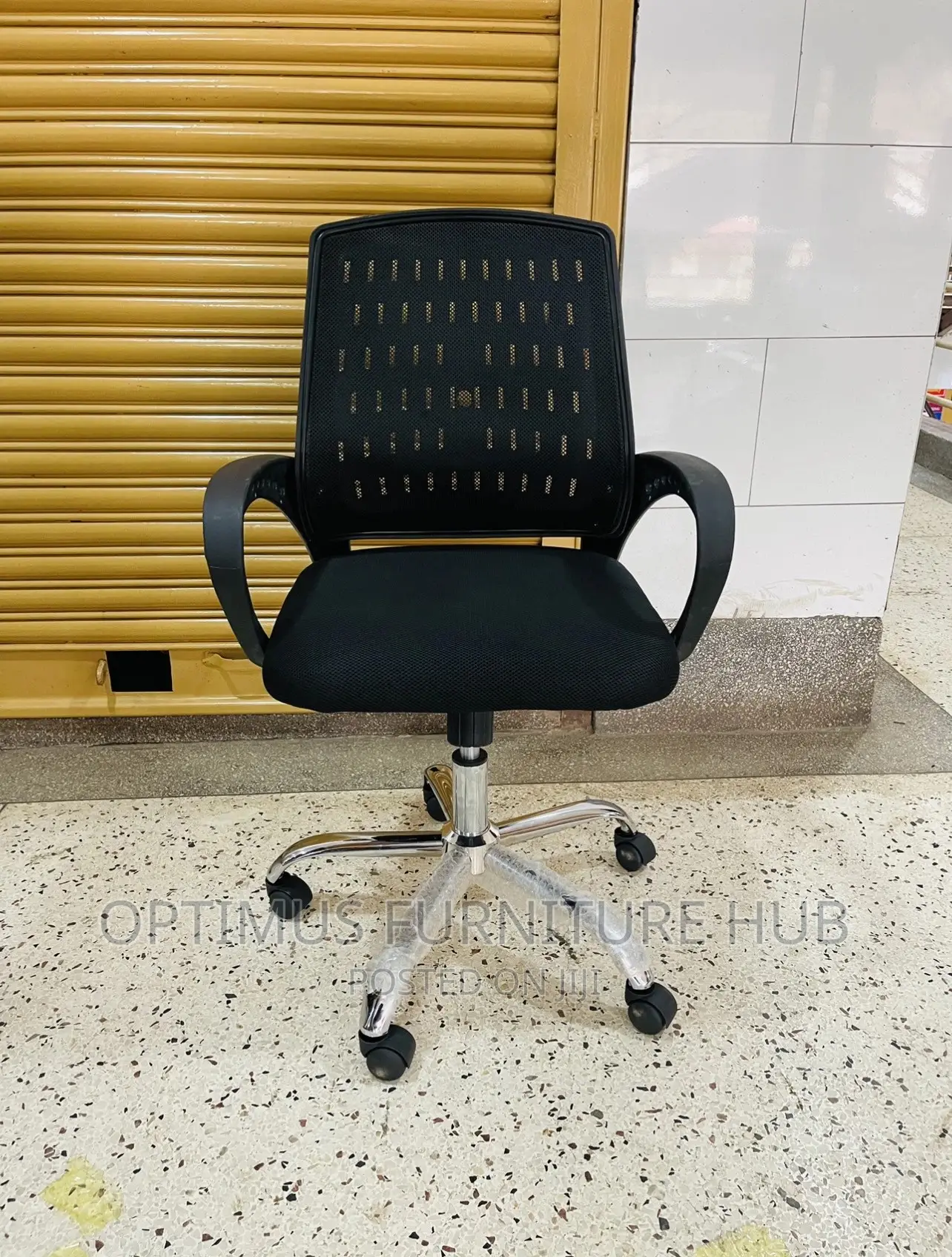 Office Chair (White Spot)