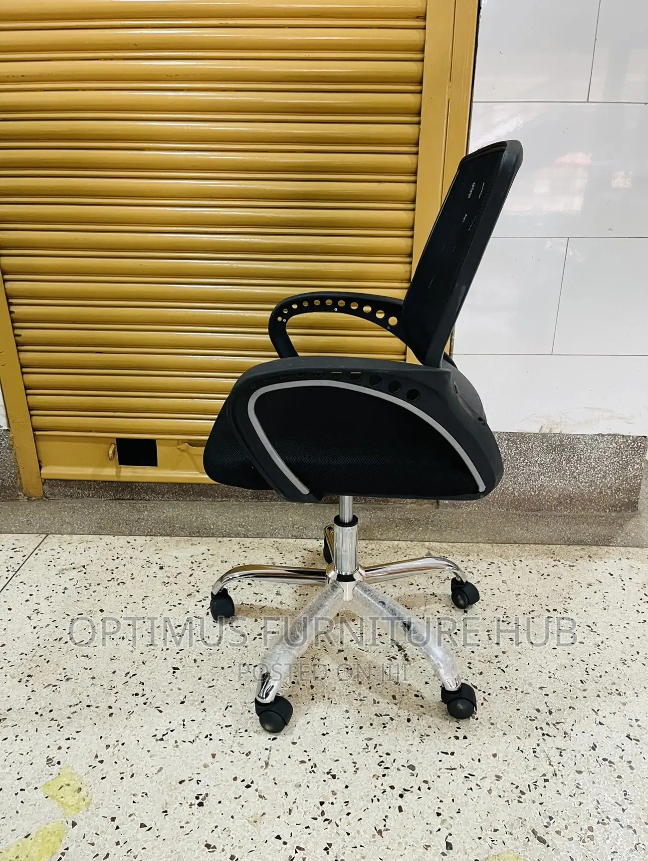 Office Chair (White Spot)