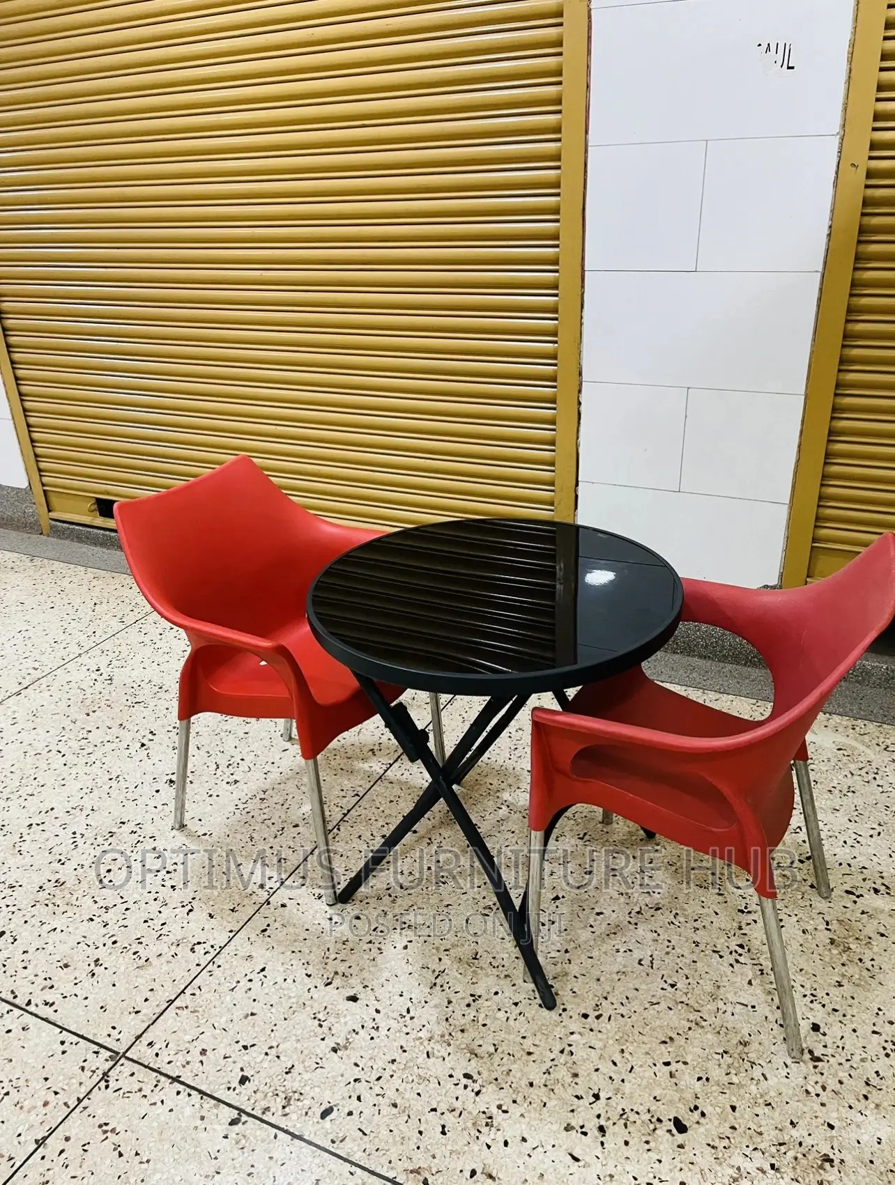 Red Round Set (2 Seater)