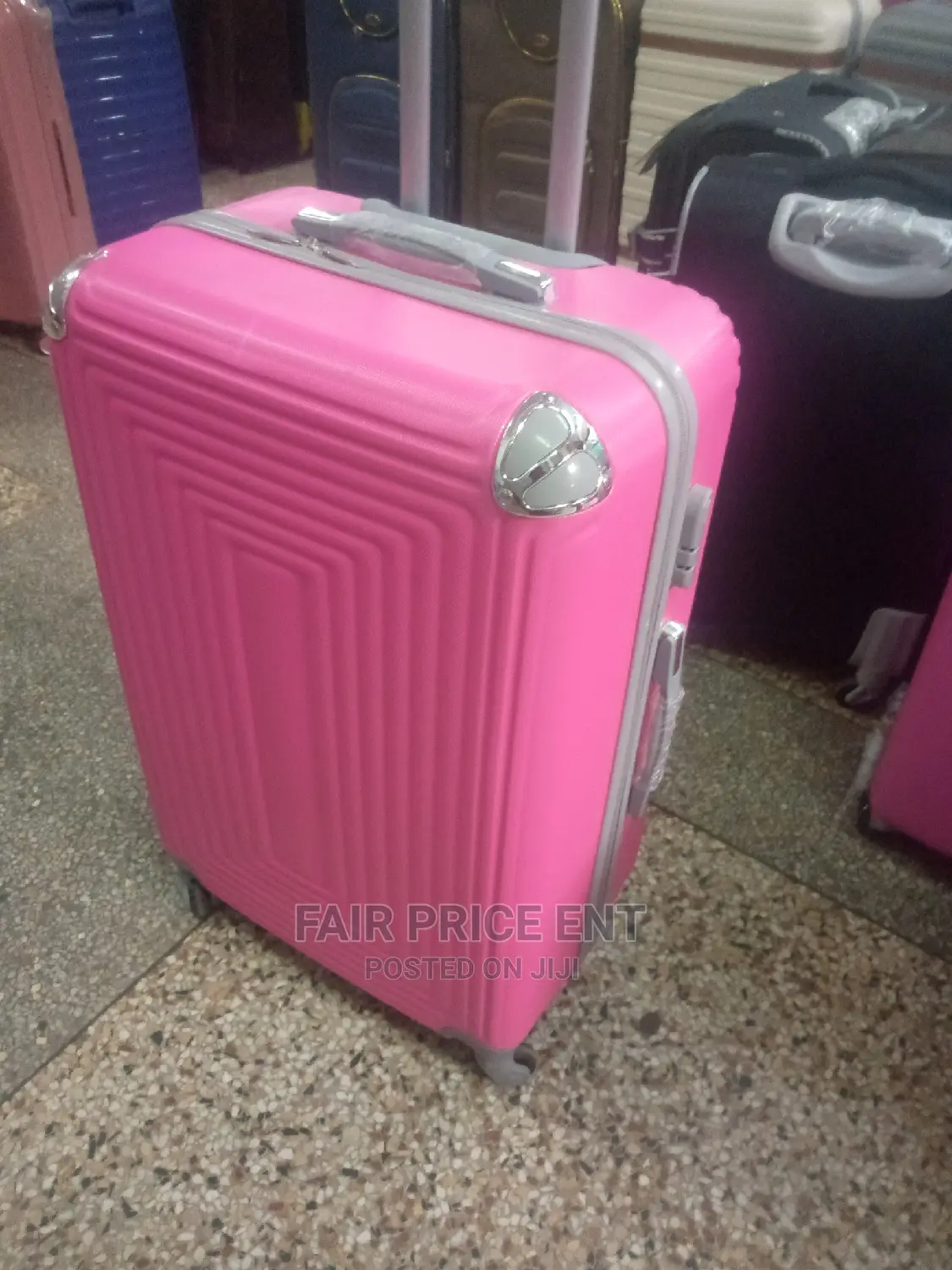 Plastic Suitcase Medium (Pink)