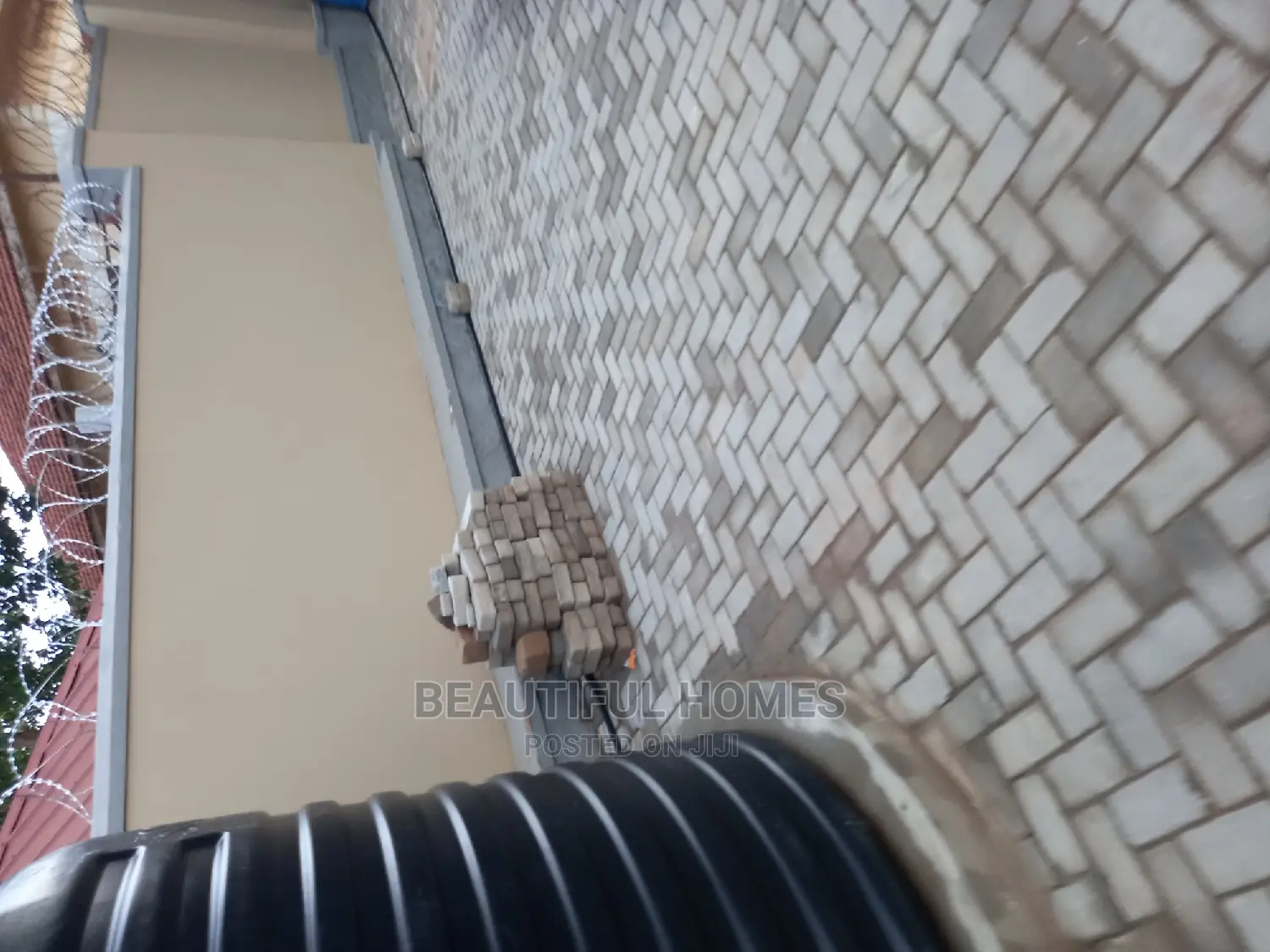 Furnished 2bdrm Block of Flats in Kisaasi Tarmack, Central Division