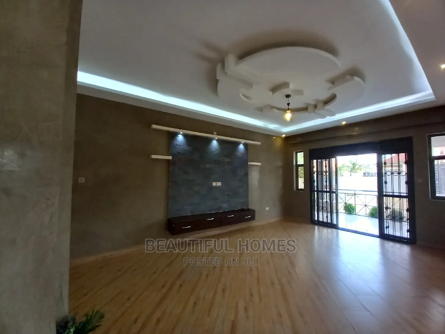 Furnished 4bdrm House in Kira for Sale