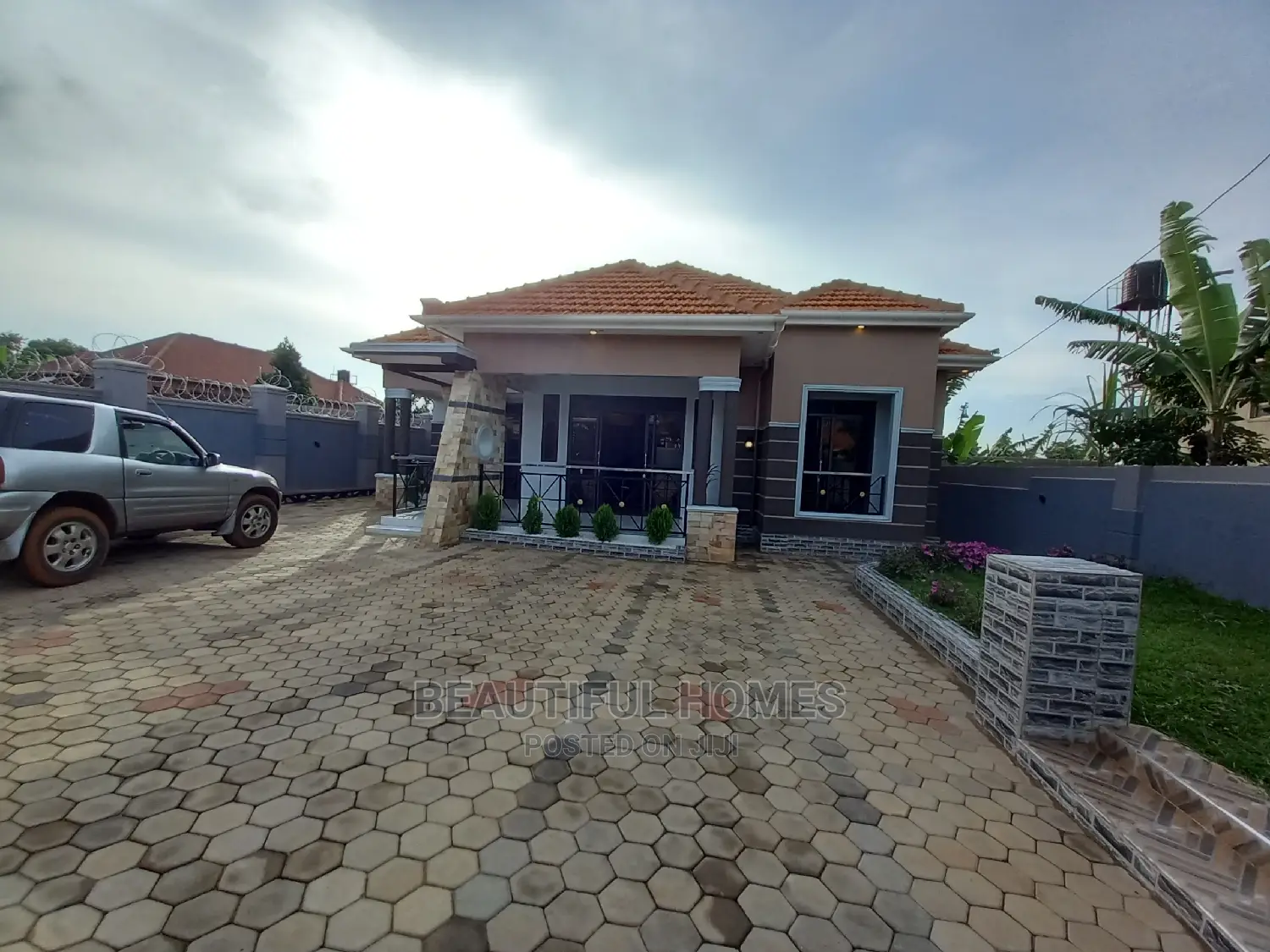 Furnished 4bdrm House in Kira for Sale