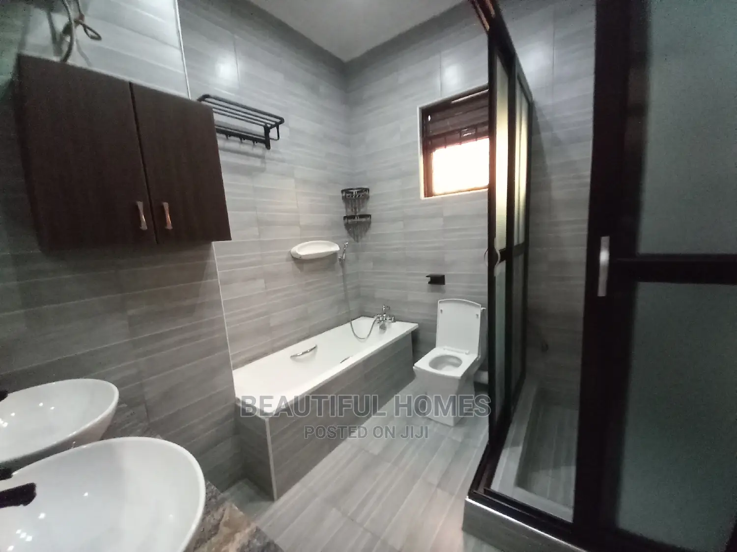 Furnished 4bdrm House in Kira for Sale