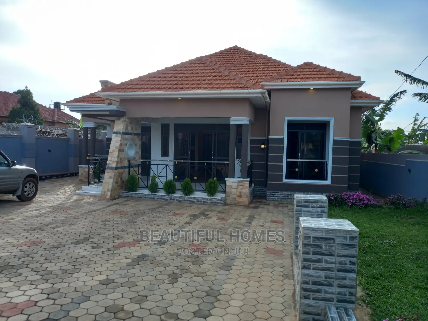 Furnished 4bdrm Bungalow in Kira for Sale